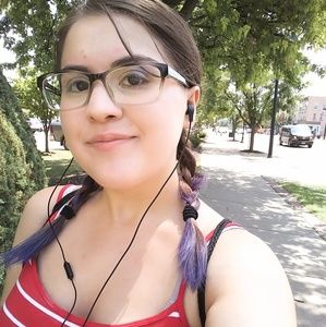 Meet your Posher, Hayley